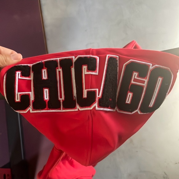 NBA Chicago Bulls classic chenille mens PO hoodie - Picture 5 of 9